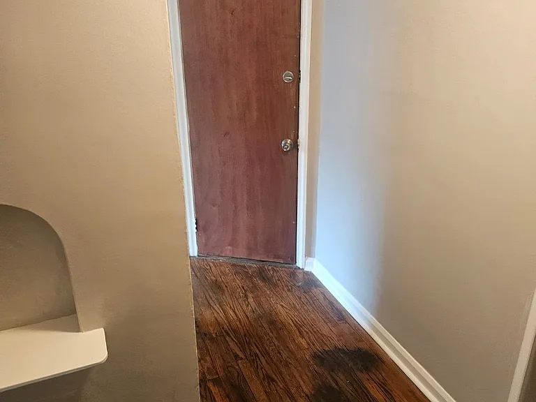 5647 Hamilton Ave #4 — Photo 5