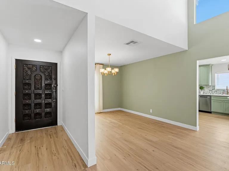 7308 E Berridge Ln — Photo 10