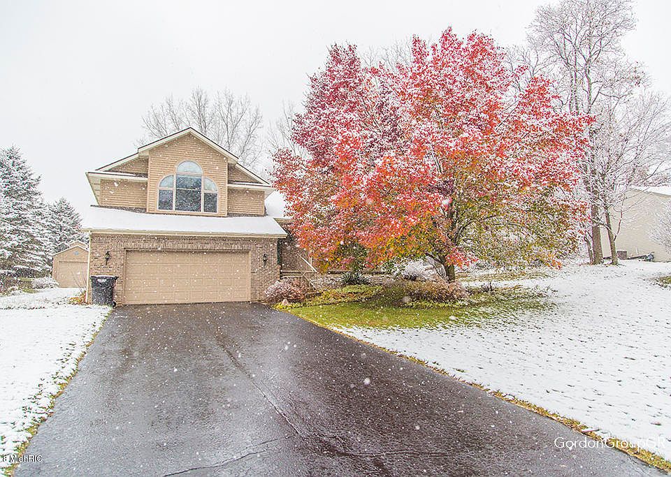 1st image of 5849 Rollaway Dr NE