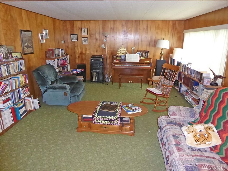 2nd image of 21975 W Cardinal Rd NE