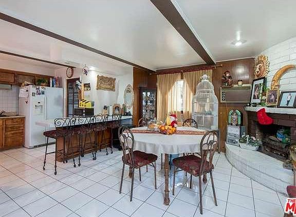 5th image of 9609 Woodley Ave