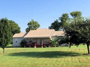 2814 Eagle Lake Shore Rd, Vicksburg, MS 39183