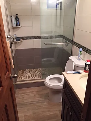 Rented by Halvatzis Realty | media 48