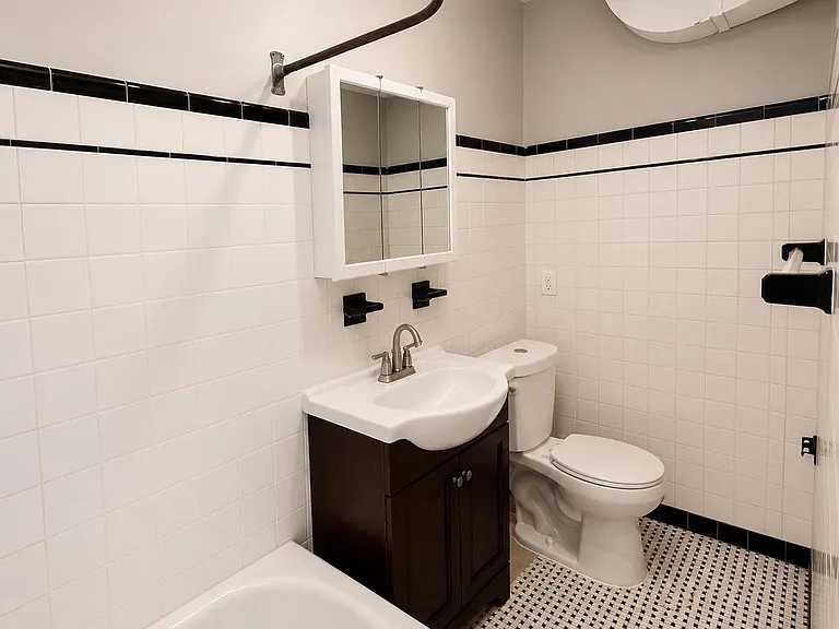 142 Kings Hwy E #144-A2 — Photo 6