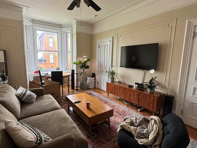 158 Noble St #3 — Photo 3