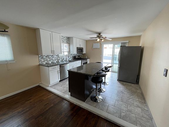 4th image of 45 Regis Dr #1