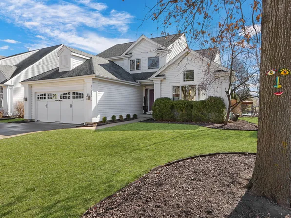 1025 Popes Creek Cir, Grayslake, IL 60030