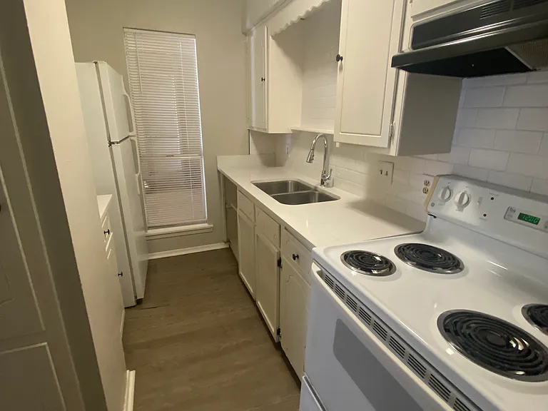 4047 Lakeshore Dr #C8 — Photo 5