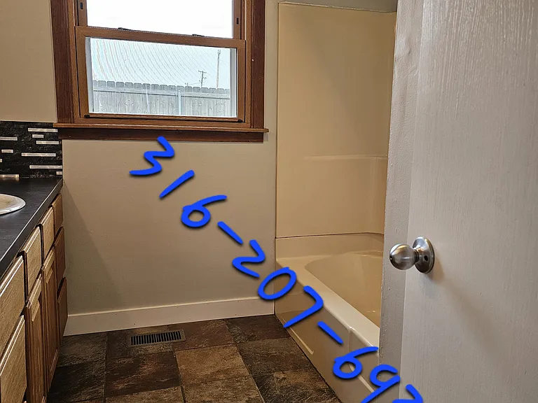 461 S Woodlawn Blvd — Photo 6