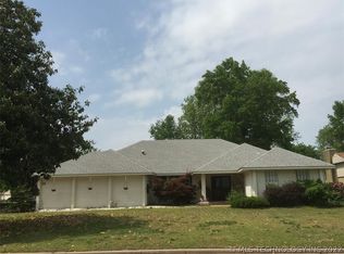 316 Fairway Dr, Broken Arrow, OK 74011