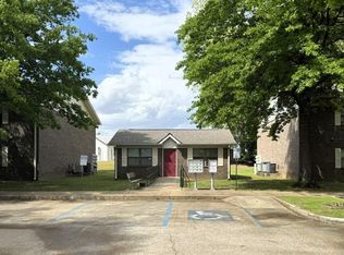 820 Gibson Rd, Trenton, TN 38382