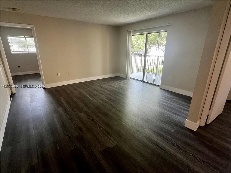350 Palm Cir W #203 — Photo 3