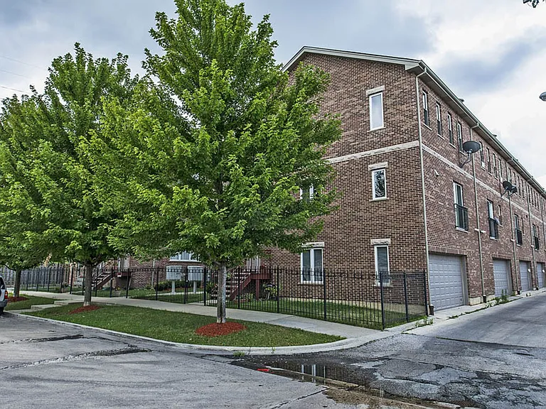 3601 W 53rd St — Photo 31
