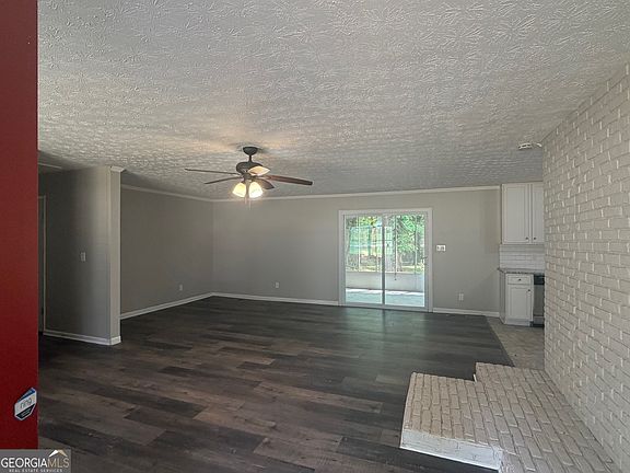 2nd image of 35 Chimney Ridge Trl