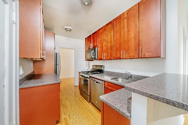 Rented by Douglas Elliman | media 8