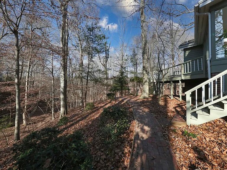208 Fairfax Way — Photo 86