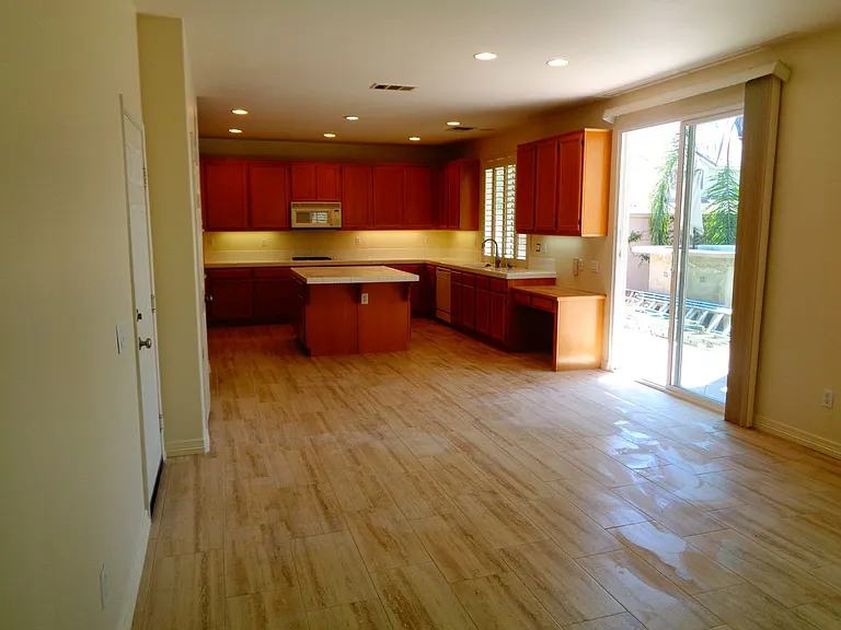 1551 N Poconos Cir — Photo 10