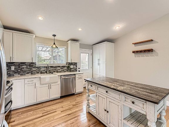 5th image of 9096 W Elmhurst Ave