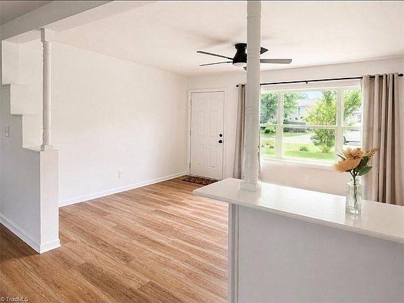 5th image of 184 Terri Ln