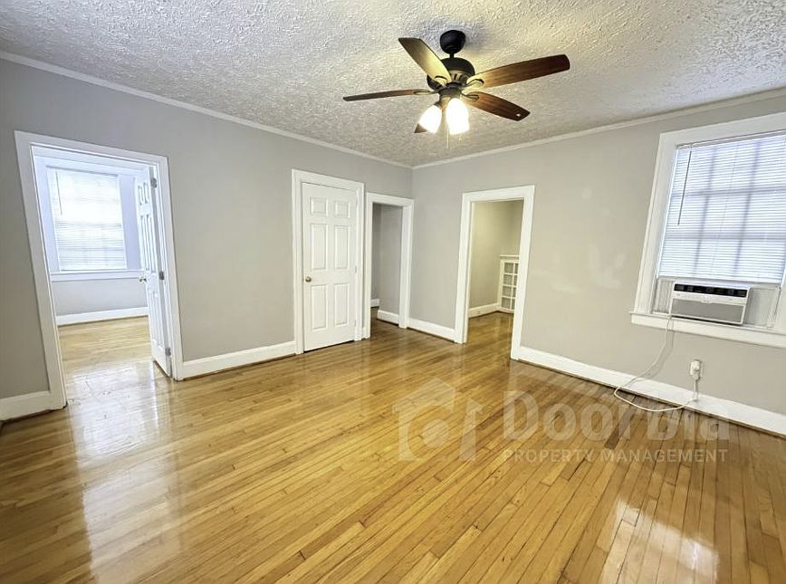1st image of 975 Willow Branch Ave #3