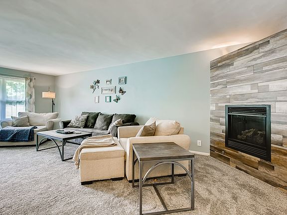 4th image of 1002 Grandview Dr