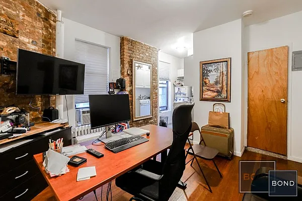 Rented by Bond New York | media 6