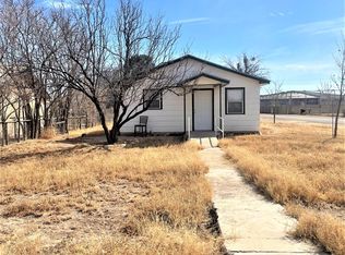 308 Main St, Sheffield, TX 79781