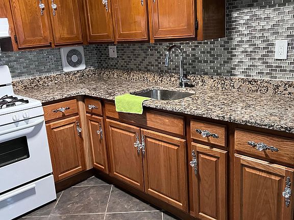 3rd image of 3017 Ely Ave APT 1