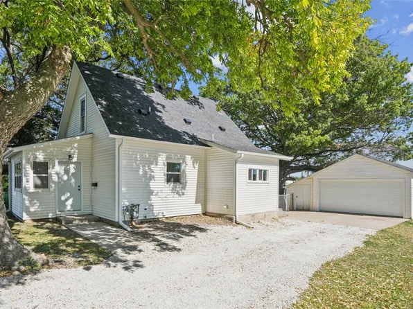 424 E 12th St S, Newton, IA 50208