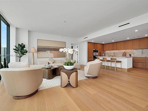 4th image of 1176 97th St #809