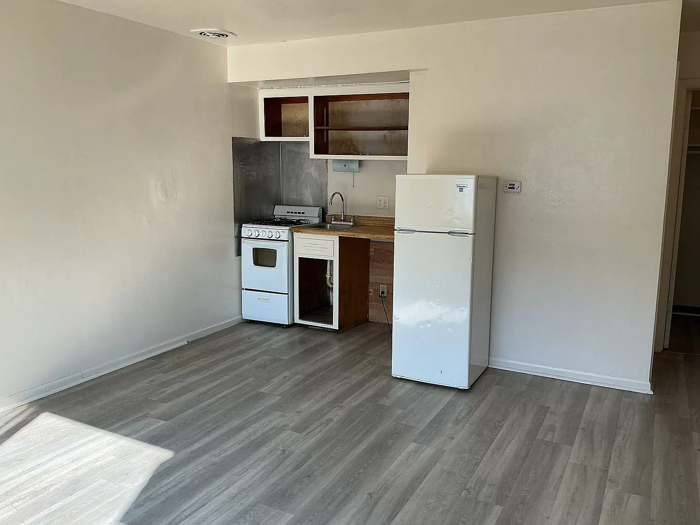 2528 W Wells St. — Photo 3