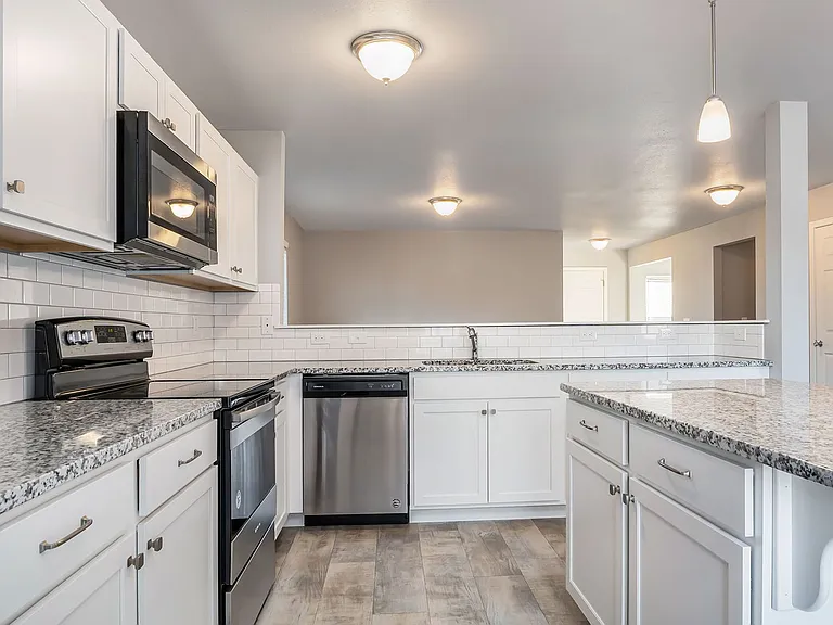 1597 Carolyn Dr — Photo 4