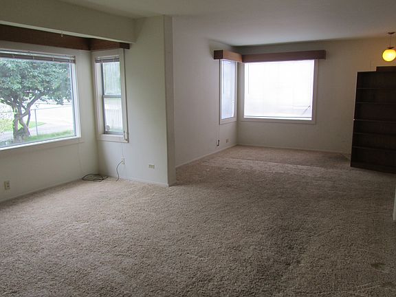 3rd image of 1449 West Ave