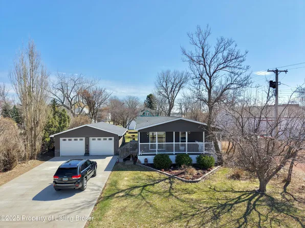 22 Dagnault Ave, Taylor, ND 58656