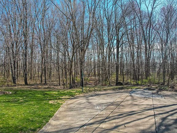 5th image of 636-637 Brookcrest Ct
