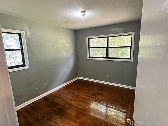 5th image of 1659 Emerson Ave