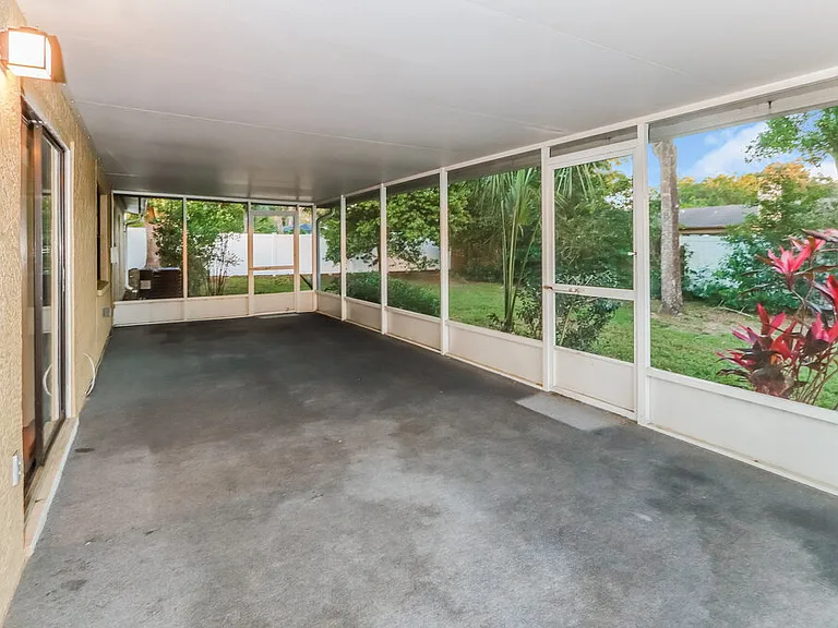 7815 Capwood Ave — Photo 10