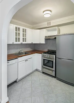 Sold by Compass | media 3