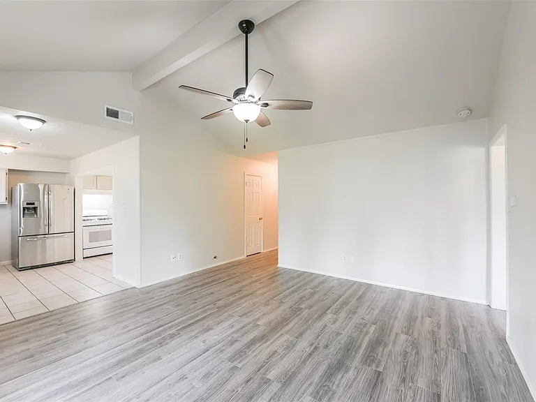 5514 Vickita Dr — Photo 13