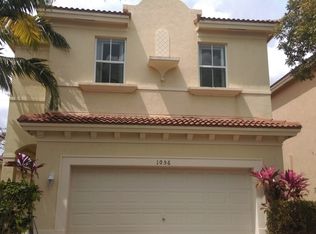 1056 NE 40th Rd, Homestead, FL 33033