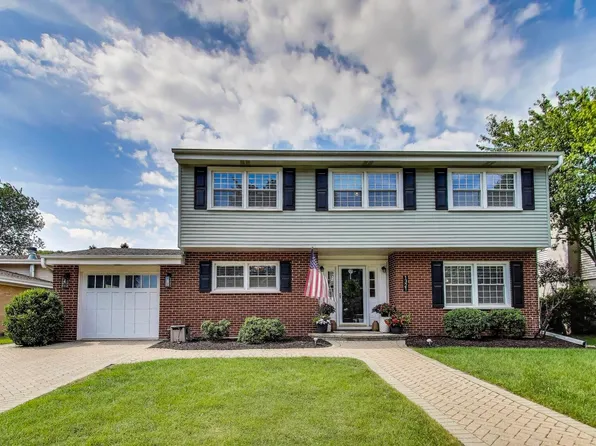 1321 W Park St, Arlington Heights, IL 60005