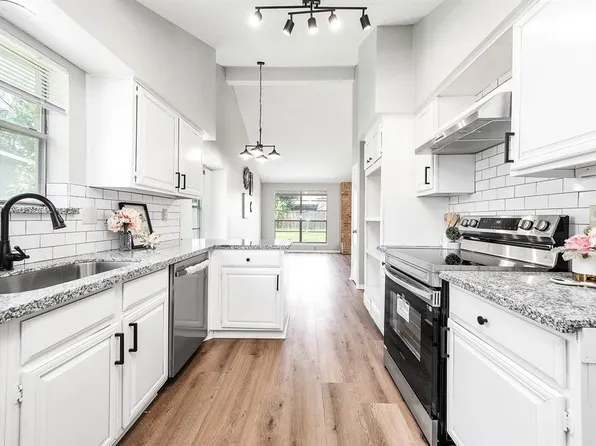 7814 Chasefield Drive, Houston, TX 77489