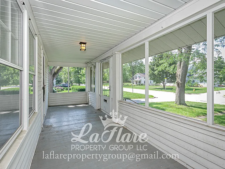 613 Locust St — Photo 2