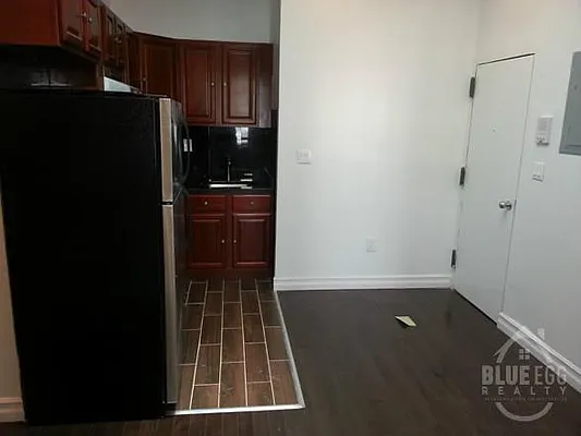 Rented by Blue Egg Realty Corp | media 30