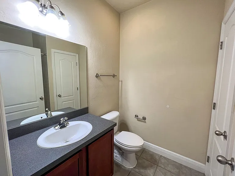 2972 SW 35th Pl #84 — Photo 11