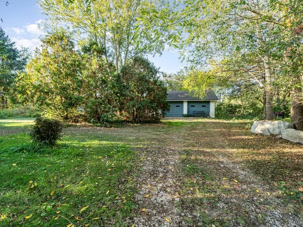 4354 Maybee Rd, Orion, MI 48359