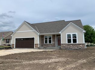 906 Cascade Cir, Hartford, WI 53027