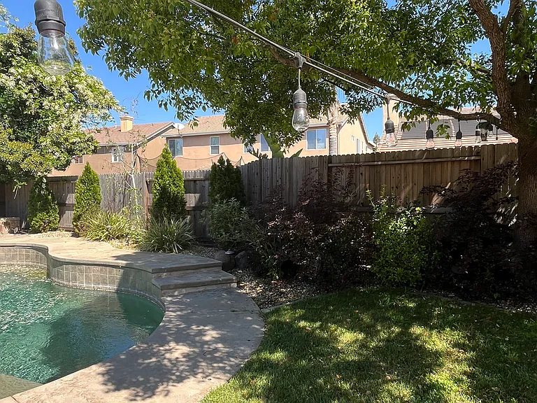 1517 Woodhaven Cir — Photo 22