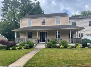 77 Merritt Rd, Riverside, RI 02915