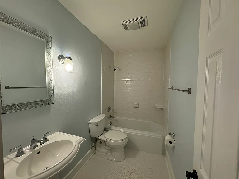 2308 Short St — Photo 15